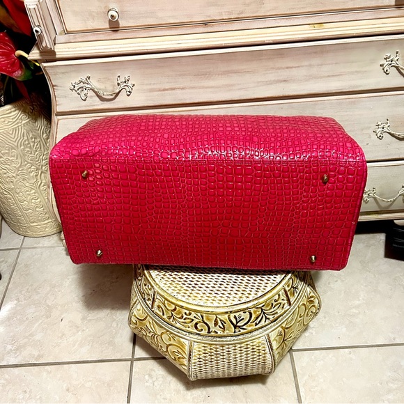 ✈️🌸HUGE HOT PINK TRAVEL BAG🌸✈️ - Picture 8 of 8